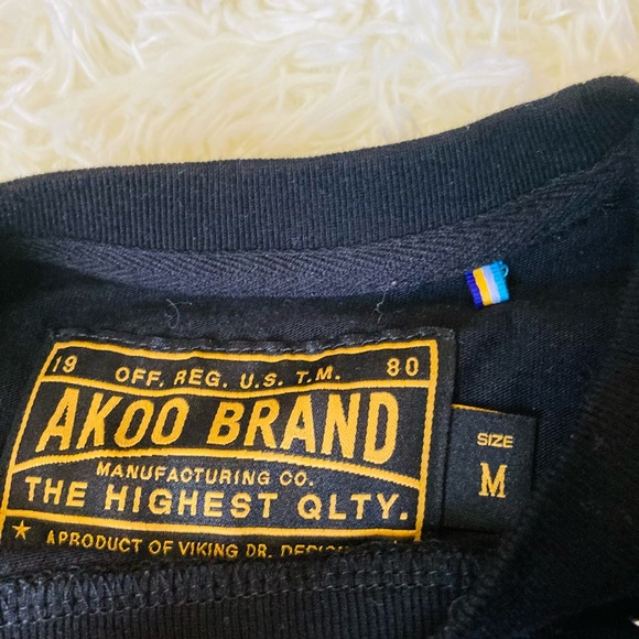 Akoo brand tee - Picture 2 of 7